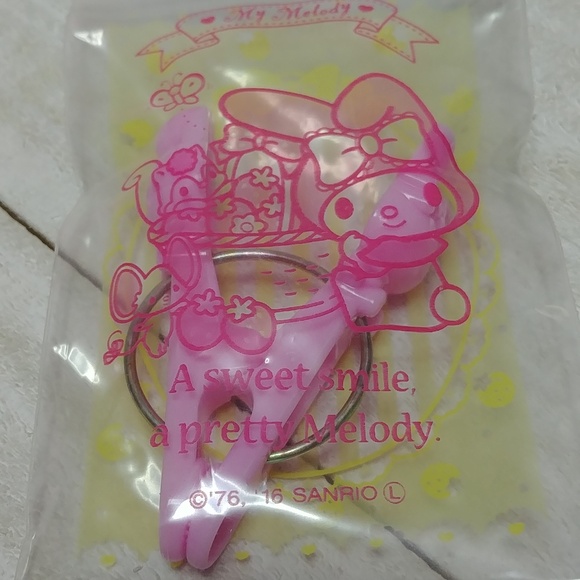 NEW Sanrio My Melody Small Hand Towel with Towel Clip - Picture 5 of 6
